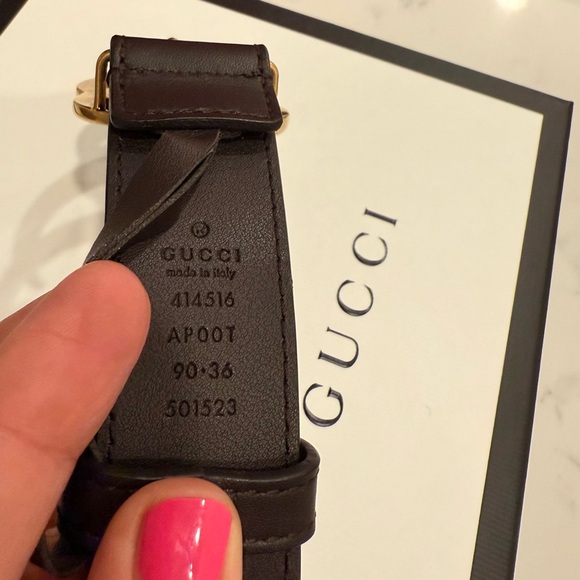 Gucci Black Leather Belt with Gold Double G Buckle - Picture 4 of 4